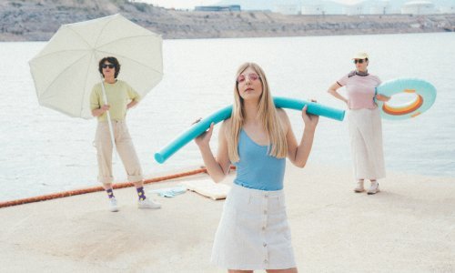 Miriiam objavila ljetni singl 'Mom Knows Best'