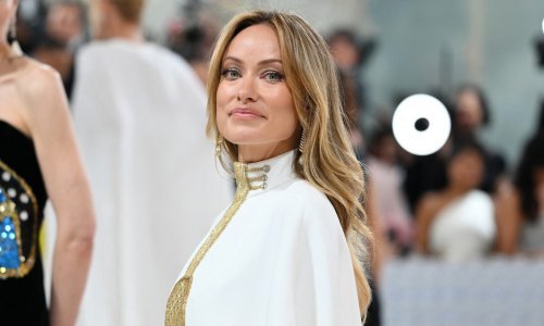 Ova zavodljiva frizura odlično je rješenje za vlasnice tanke kose jer daje volumen