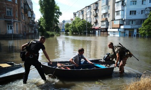 Voda nastavlja nadirati u Hersonu, pojavila se nova opasnost