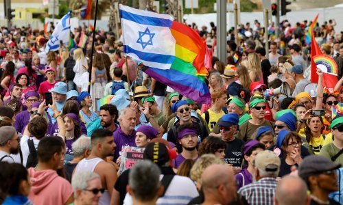 Desetci tisuća ljudi u povorci ponosa u Tel Avivu