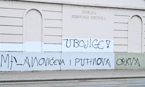 Policija istražuje: Pojavili se uvredljivi grafiti na račun Milanovića u Zagrebu