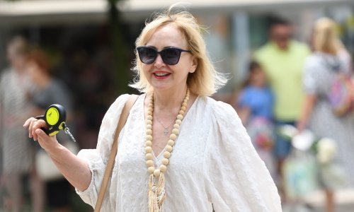 Poznata lica šetala špicom: Slavna glumica pokazala stajling savršen za dame 50+