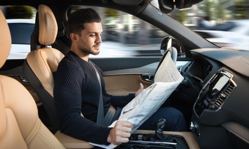 Tko plaća štetu kad se sudare dva autonomna automobila?!