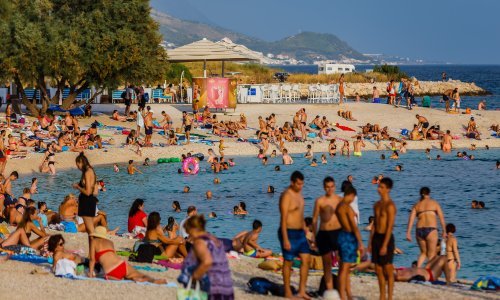 U Hrvatskoj 30 posto više turista nego lani, broj noćenja za petinu viši