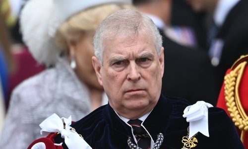 Princ Andrew ne želi odseliti iz doma koji se renovira, u strahu je da će ga brat deložirati