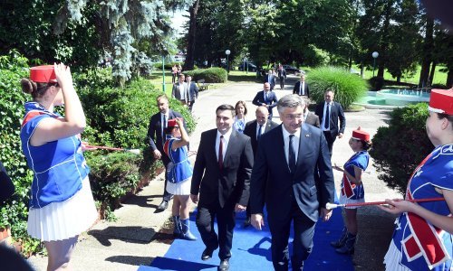 Plenković na Banovini: Živimo u izazovnom vremenu, ali smo pokazali žilavost i agilnost