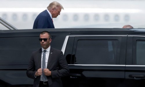 Trump stigao u Miami zbog optužnice, objavio bijesnu poruku o 'radikalnoj ljevici'
