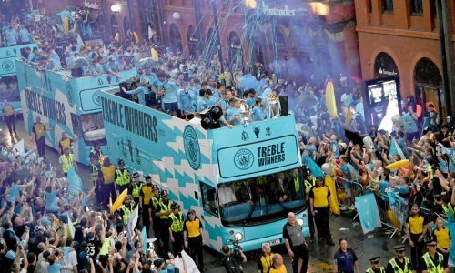 Kiša upropastila mimohod Cityja, na proslavi se okupilo tek nekoliko tisuća navijača...