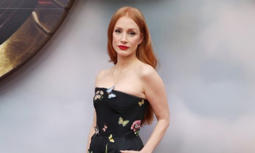 Haljina koja to nije: Cvjetno izdanje slavne glumice nikoga ne ostavlja ravnodušnim