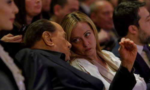 Meloni u problemima: Berlusconijeva smrt izazov za stabilnost talijanske vlade