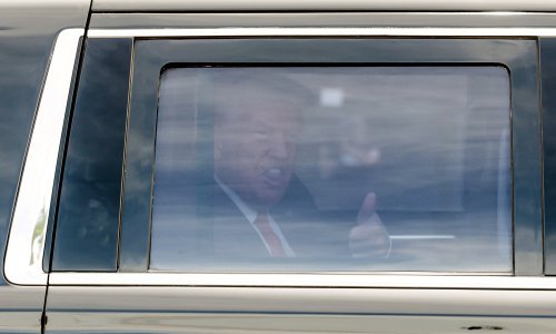 Trump pušten bez jamčevine i ograničenja kretanja, ipak dobio jednu zabranu