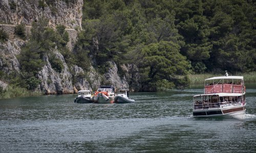 Pijan se nasukao brodom na slapovima Krke: 'Prvi put je netko učinio takvu ludost'