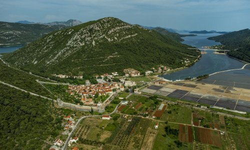 More na plaži u Stonu zagađeno fekalijama, ne preporuča se kupanje