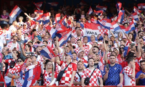 Hrvati dominirali na stadionu u Rotterdamu; evo što se sve pjevalo!