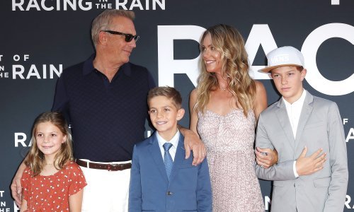Christine Baumgartner tvrdi da je Kevin Costner djeci objavio razvod putem Zooma