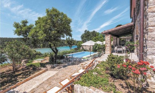 Kvarner skriva neke od najimpresivnijih vila u Hrvatskoj. Pogledajte tu kamenu ljepotu