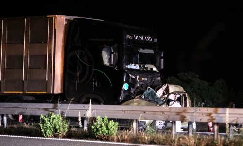 Strašna nesreća na A1 kod Splita: Auto smrskan u sudaru s kamionom, zatvorena autocesta