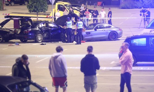 Jedan od pješaka iz nesreće u Buzinu u kritičnom stanju