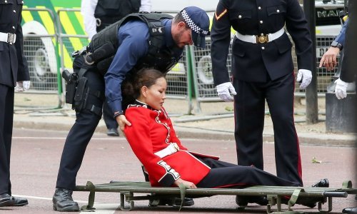 Pritisak je bio prevelik: Tijekom parade pozlilo jednoj od sudionica