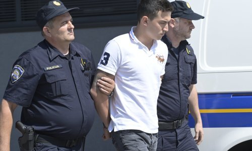 Jan Ehrlich doveden u lisicama na ispitivanje