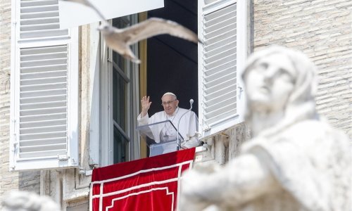 Papa Franjo preskočio čitanje govora, još ga muči disanje