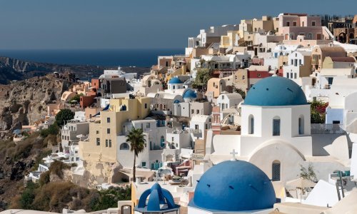 Radikalna, tisuću godina stara ideja za borbu protiv vrućina: Obojimo krovove u bijelo