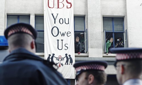 Okupirani uredi banke UBS u Londonu!
