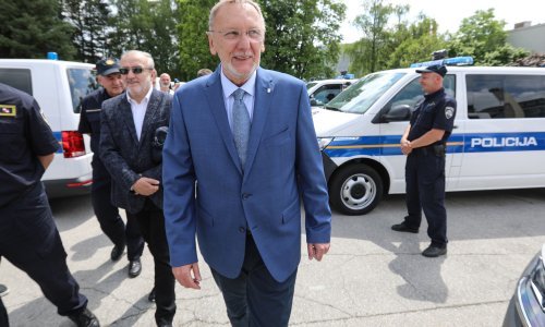 Božinović: Razmišlja se o privremenoj vozačkoj dozvoli za mlade vozače