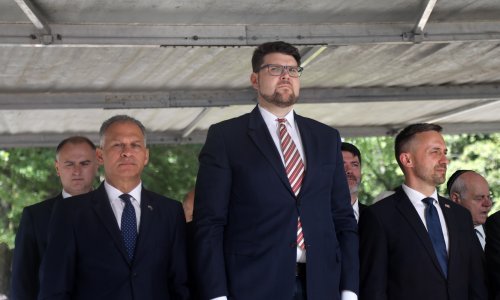 Peternel u Brezovici: Ovdje se slavi teror! Grbin: Ovo je tragično!