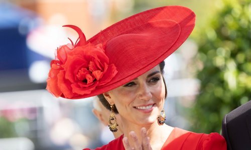 Kate Middleton obožava ove naušnice s francuskim potpisom, a iznenađujuće su povoljne