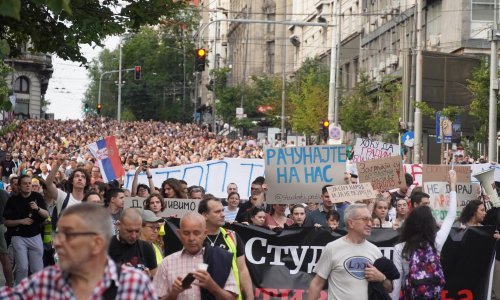 Prosvjed u Beogradu proširio se na desetak gradova, među njima je i Washington: 'Sve mora stati'