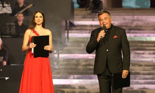 Završna večer Melodija Jadrana: Pjevački debitirala Nataša Janjić Medančić, Zorica Kondža zaplakala