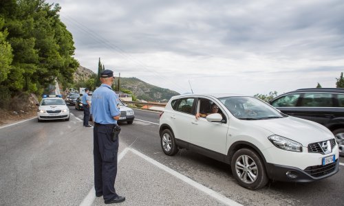 Proteklog vikenda 2225 vozača uhvaćeno je u prekoračenju brzine. Rekorder je vozio 219 km/h