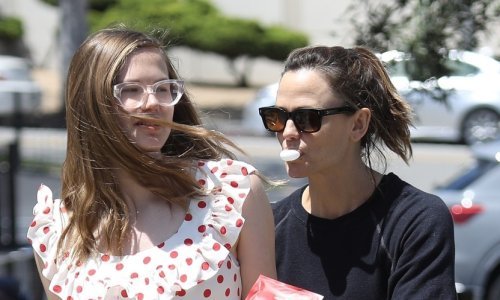 Ipak su je ulovili: Jennifer Garner u pokušaju sakrivanja iza kćeri