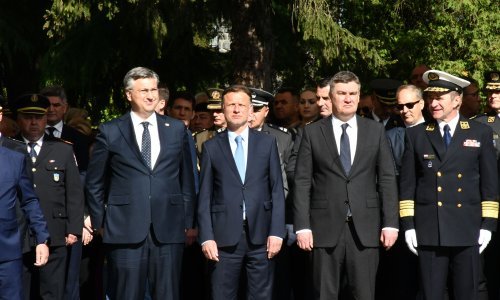 Crobarometar: Narasla potpora radu Vlade, a evo kako građani ocjenjuju Milanovića