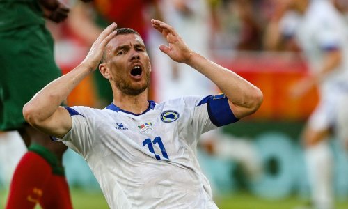 Džeko ponovno podijelio javnost. Vrsni napadač zbog Rusa zadao muke novom poslodavcu