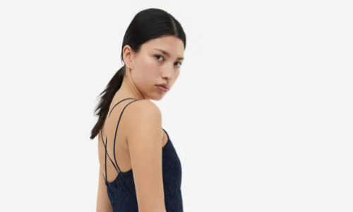 Hit model: Ova H&M-ova haljina uspješno sužava struk i naglašava senzualne obline