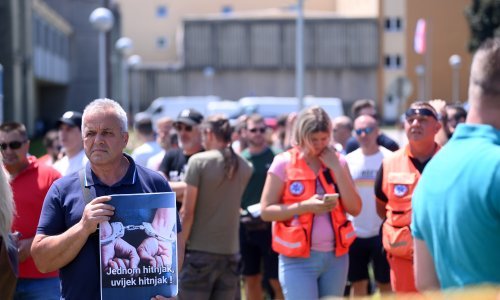 Radnici Hitne prosvjedovali pred zatvorom u Remetincu: 'Mario nije kriminalac'