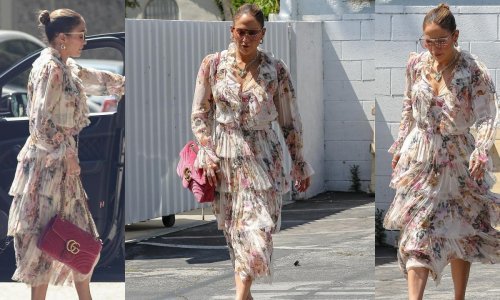 U nju se gledalo: Chic cvjetna haljina Jennifer Lopez pun je pogodak