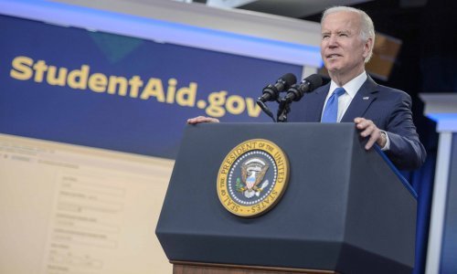 Težak udarac Bidenu: Vrhovni sud blokirao oprost studentskih kredita