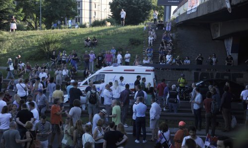 Tisuće ljudi prosvjedovalo ispred provladinog TV Pinka