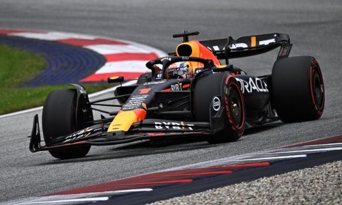 Max Verstappen nastavio dominaciju na 'svojoj' stazi; nova katastrofa Mercedesa