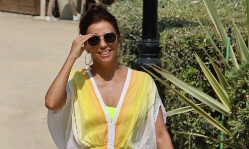 Efektna haljina u ovoj kombinaciji boja u trenu podiže raspoloženje