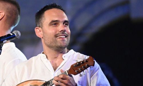 Na Splitskom festivalu nastupio je i HRT-ov novinar sa svojom klapom