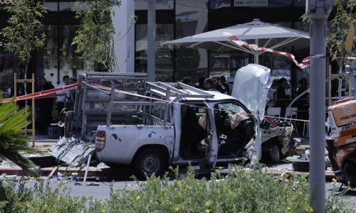 Kaos u Tel Avivu: Palestinski terorist se autom zabio u hrpu ljudi