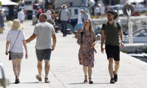 Dok se Split muči s razuzdanim turistima samo malo dalje tvrde da su totalno druga priča