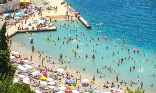 'Blizu je i povoljno': Hrvati navalili na neumske plaže