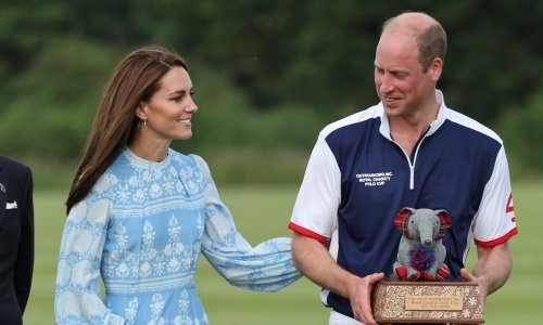 Najveća podrška: Kate Middleton u predivnoj ljetnoj haljini grlila svoga princa