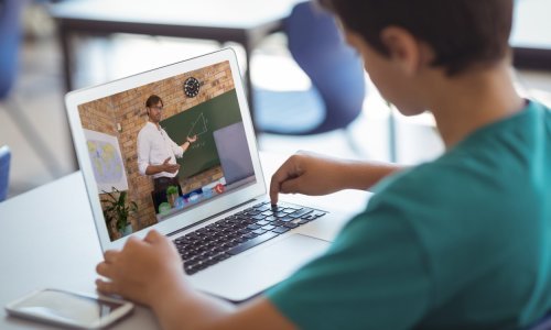 Stručnjak upozorava: Umjetna inteligencija donosi kraj nastave u učionicama kakvu poznajemo