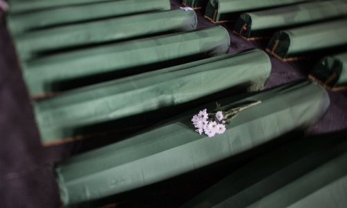Tisuće ljudi u 'maršu mira' prema Srebrenici